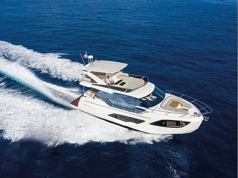 Absolute 47 Fly | Motor Yacht Charter