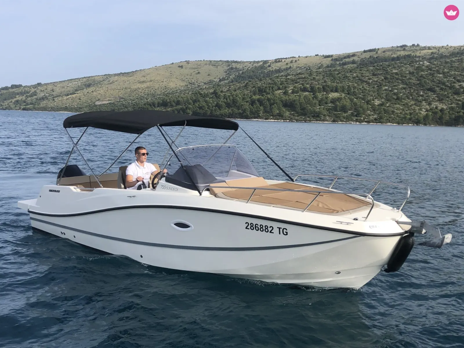 Motorboat Quicksilver Activ 755 Sundeck 200hp