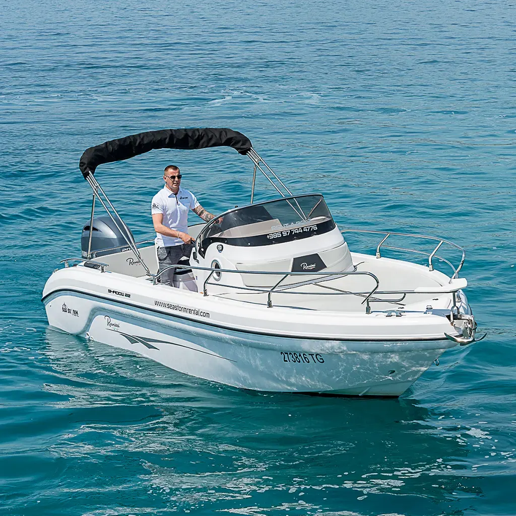 SHADOW 22 | Motor Yacht Charter