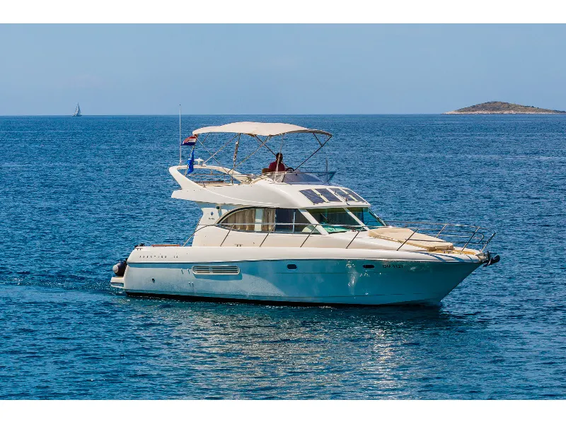 Jeanneau Prestige 36 Fly | Motor Yacht Charter
