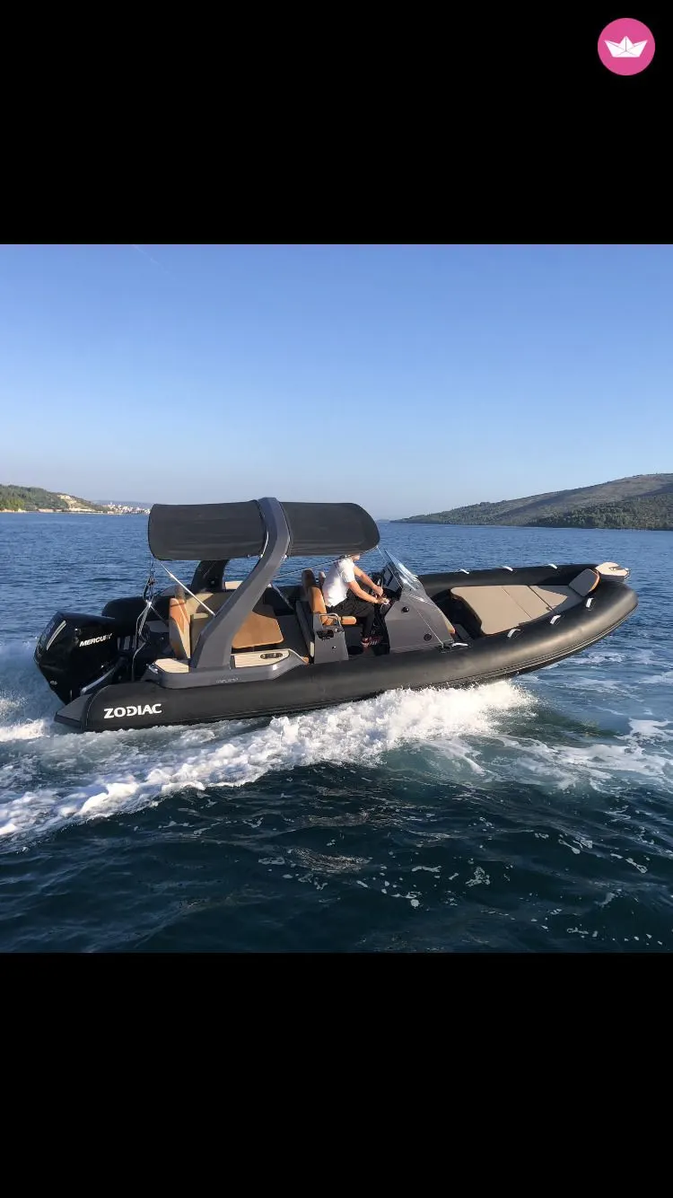 Rib Zodiac 7.5 Medline 300hp | RIB Rental