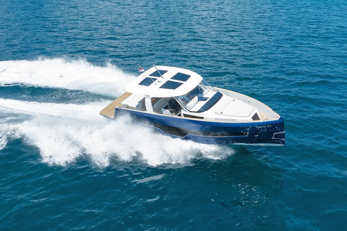 FJORD 41 XL | Motor Yacht Charter