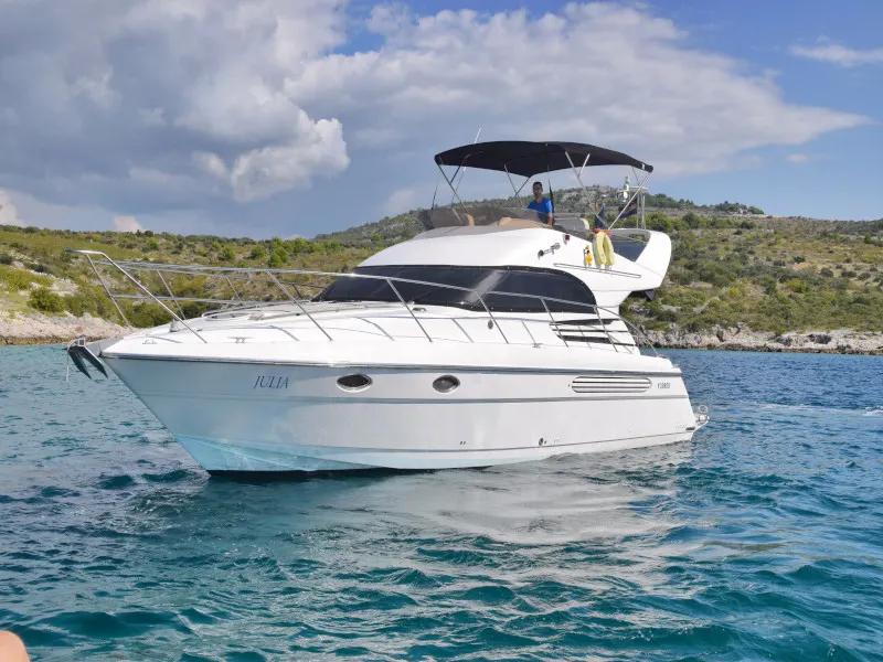 Fairline Phantom 40 | Motor Yacht Charter